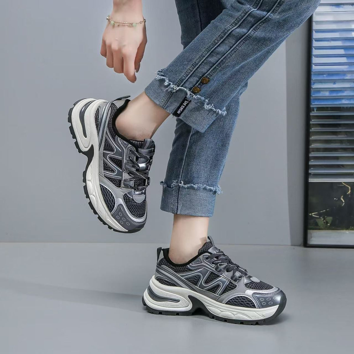 ZAPATILLAS M.O.O.N